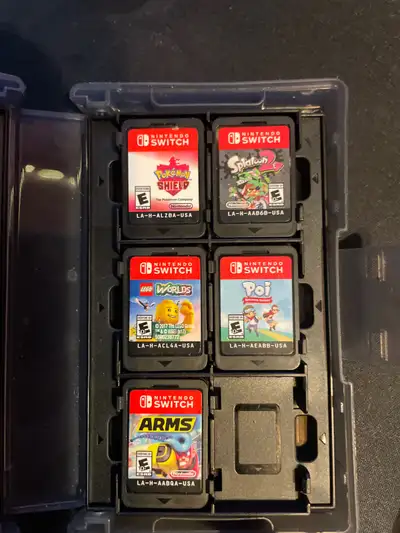 Don’t need anymore and could use the extra bucks Doesn’t include case Will trade for Skywayd Sword H...