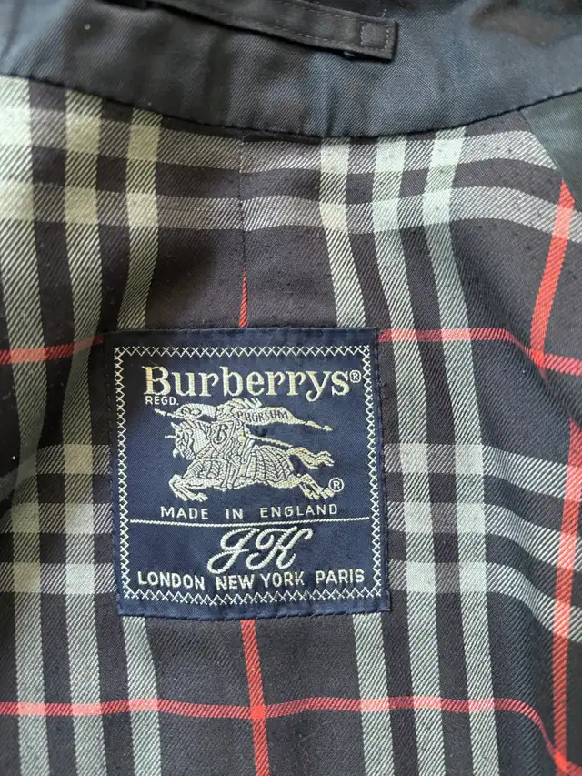 Men's Vintage Burberry Navy Trench Coat in Men's in Barrie - Image 10