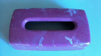 Boîte de mouchoir décoratrice rose en plastique rigide 270421-10