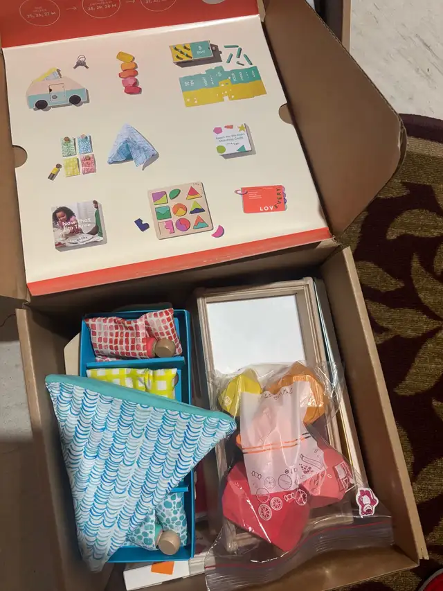 lovevery box in Toys in Markham / York Region - Image 4