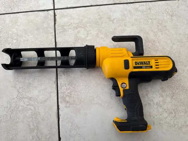 DEWALT DCE560 20V MAX Cordless Adhesive Gun