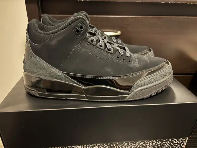 Jordan 3 Black Cat size 10.5 in Men's Shoes in City of Toronto - Image 5