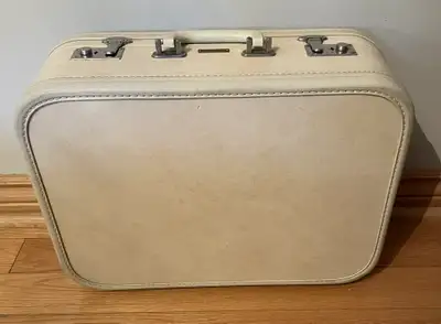Vintage 1960s Birkdale Eatons Cream Suitcase w/ Key – Hard Shell, View more