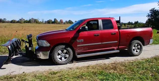 Dodge RAM with Plow585559222477148161