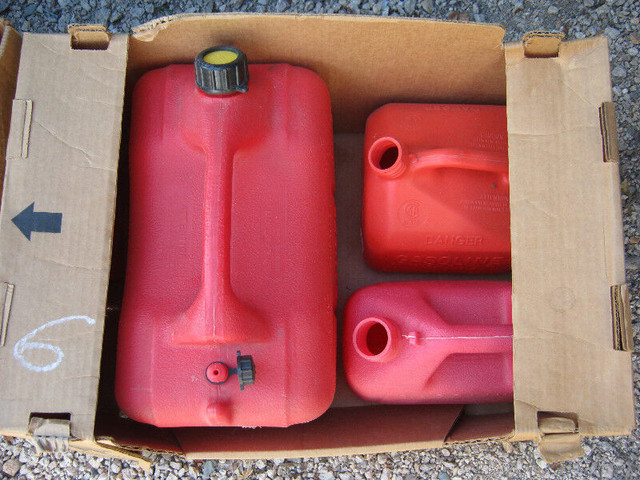 Gas Cans-$35 for all 6 in Other Parts & Accessories in Vernon - Image 2