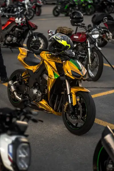 Clean bike , New tires 1000km ago , new brakes , needs nothing , tuned and dyno’d with SC head back...