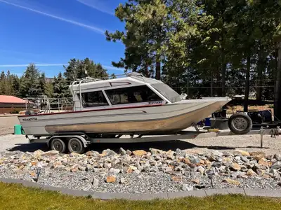 28′ Phantom twin engine jet boat. Snake River boat from Riddle Marine. Twin 351 redline with aprox 8...