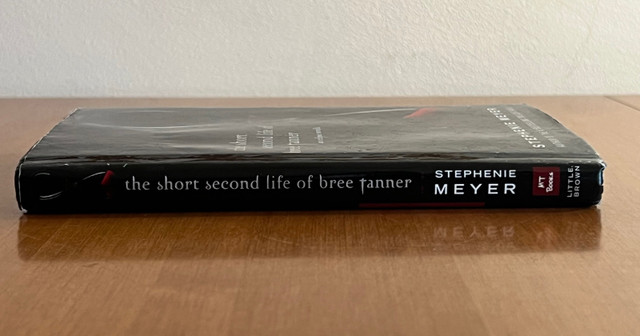 Hardcover “the short second life of bree tanner” by Stephenie Me in Fiction in Belleville - Image 3