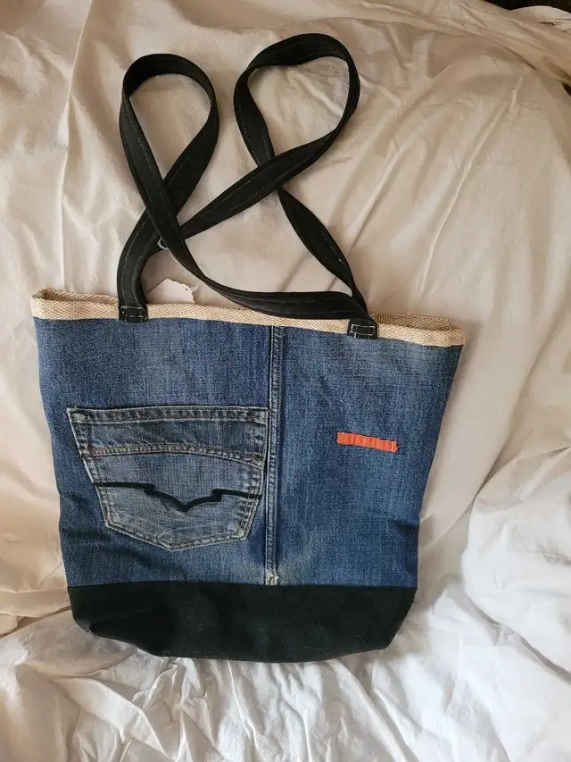 Harley Davidson Tote in Women's - Bags & Wallets in Sudbury - Image 3