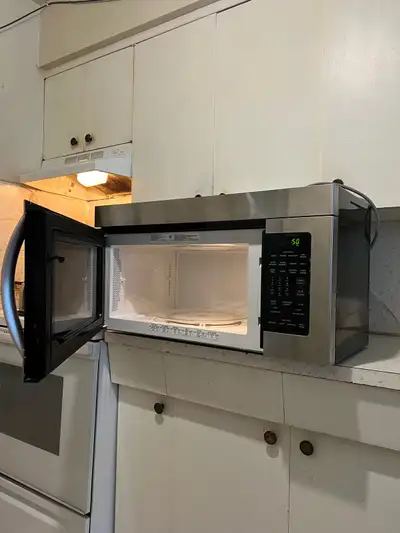 LG Microwave LMV1680DS, View more