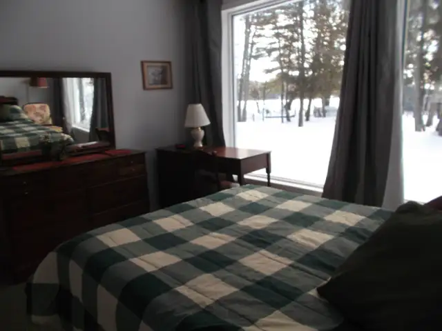 Cottage for rent on safe, sandy, beach, Private lake in Quebec in Canada - Image 5