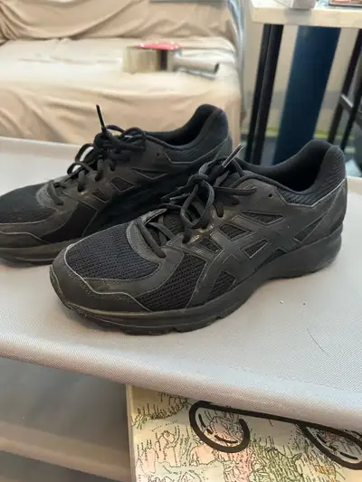 basics running shoe, View more