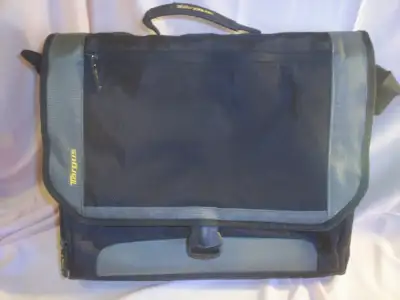 Targus Laptop Messenger Carry Bag. Model TCG200-13 Brand New. Nylon Construction. 4 Front Padded Com...