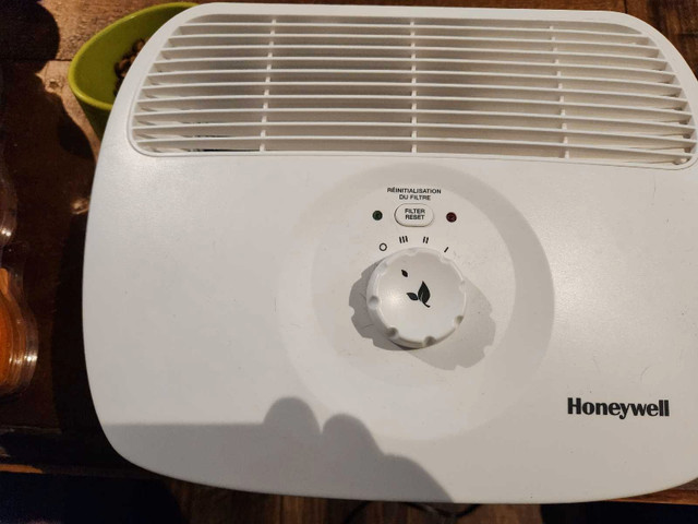 Honeywell Air Purifier  in Other in Kawartha Lakes
