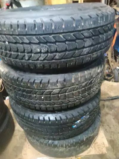 275/70r18 directional tires on aftermarket rims fits Ram 1500