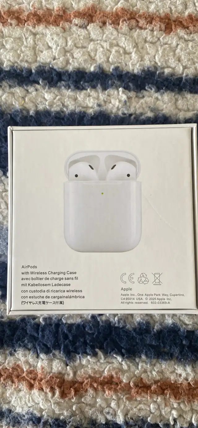 Apple airpods 490430326386216960
