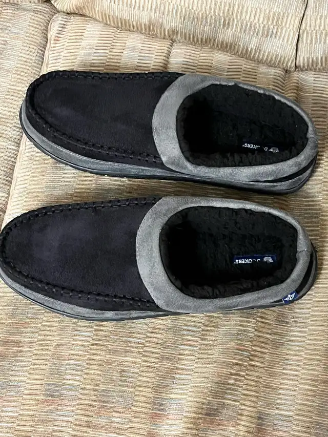 New Dockers Slippers in Men's Shoes in Medicine Hat - Image 4