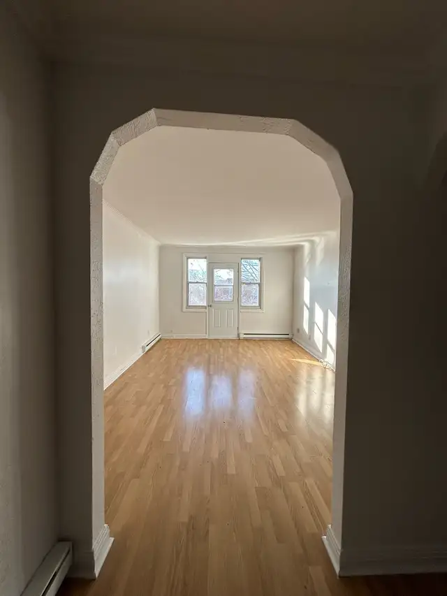 Grand 4 1/2 Lumineux