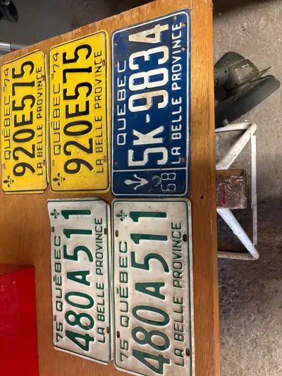 Je vends une sélection de plaques d'immatriculation du Québec vintage en état usagé, témoins authent...