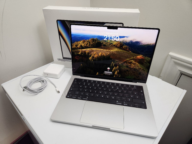 Macbook pro 14 M1 PRO + applecare dans Portables  à Ville de Montréal