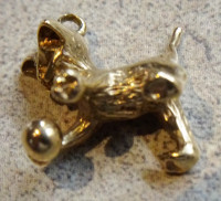 10K gold charm KITTEN playing with ball 1970s vintage