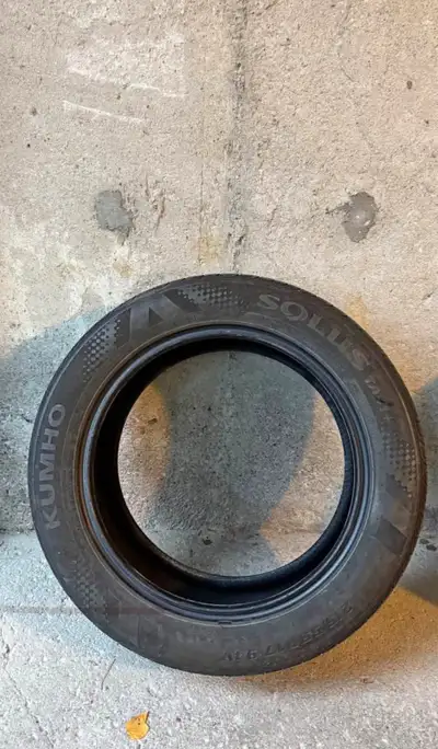 4 Kumho all season tires size 215:55r17 Tires have around 1-2 seasons left 2022 dot fairly new tires...