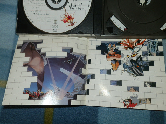 PINK FLOYD "The Wall" 1994 (CAPITOL) 2 CD set, Excellent conditi in CDs, DVDs & Blu-ray in Dartmouth - Image 3