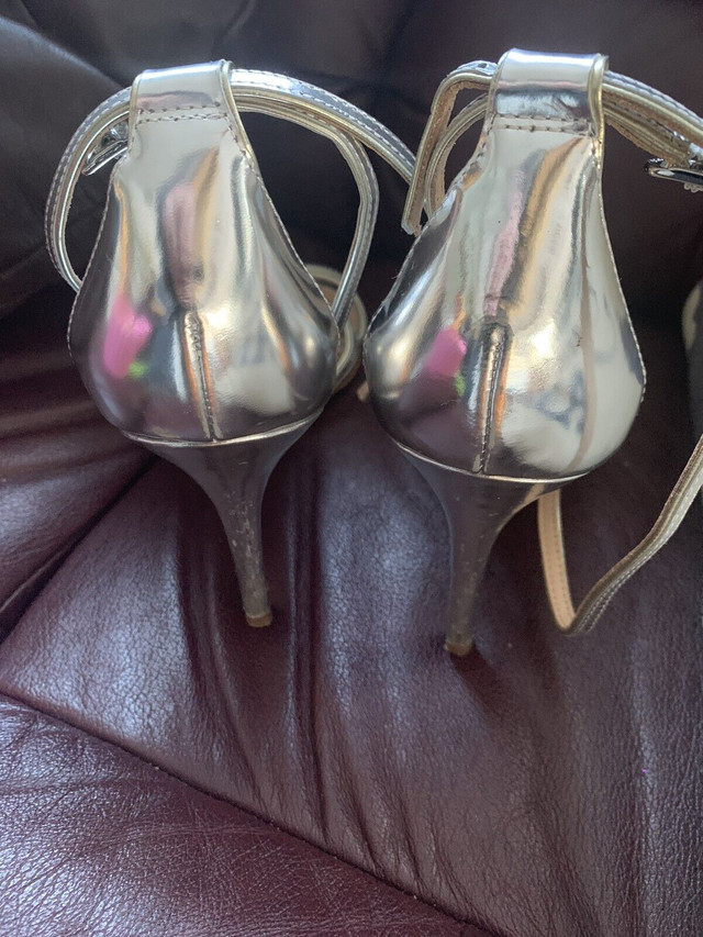 Badgley mischka silver high heels. Size 10 in Women's - Shoes in City of Halifax - Image 3
