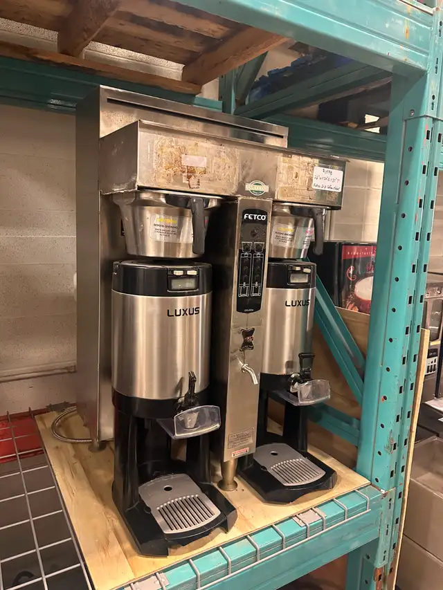 Commercial Restaurant Fetco Drip Coffee Maker CBS-2052e in Other in Calgary - Image 4
