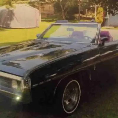 No rust, mint condition, runs amazing ! (New Engine, (have paperwork))Collecter car . Dark green Fee...