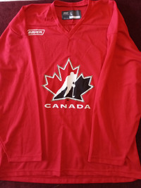 New Bauer Team Canada Hockey Jersey, size Large