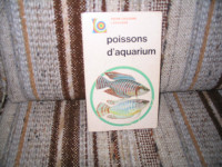 LIVRE DE POCHE COULEURS - LAROUSSE - POISSONS D'AQUARIUM