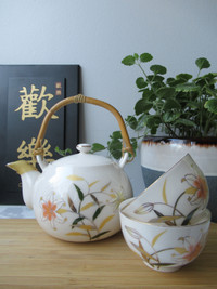 Porcelain Tea Set Kettle + 2 Bowls "Lily" by Otagiri, Japan