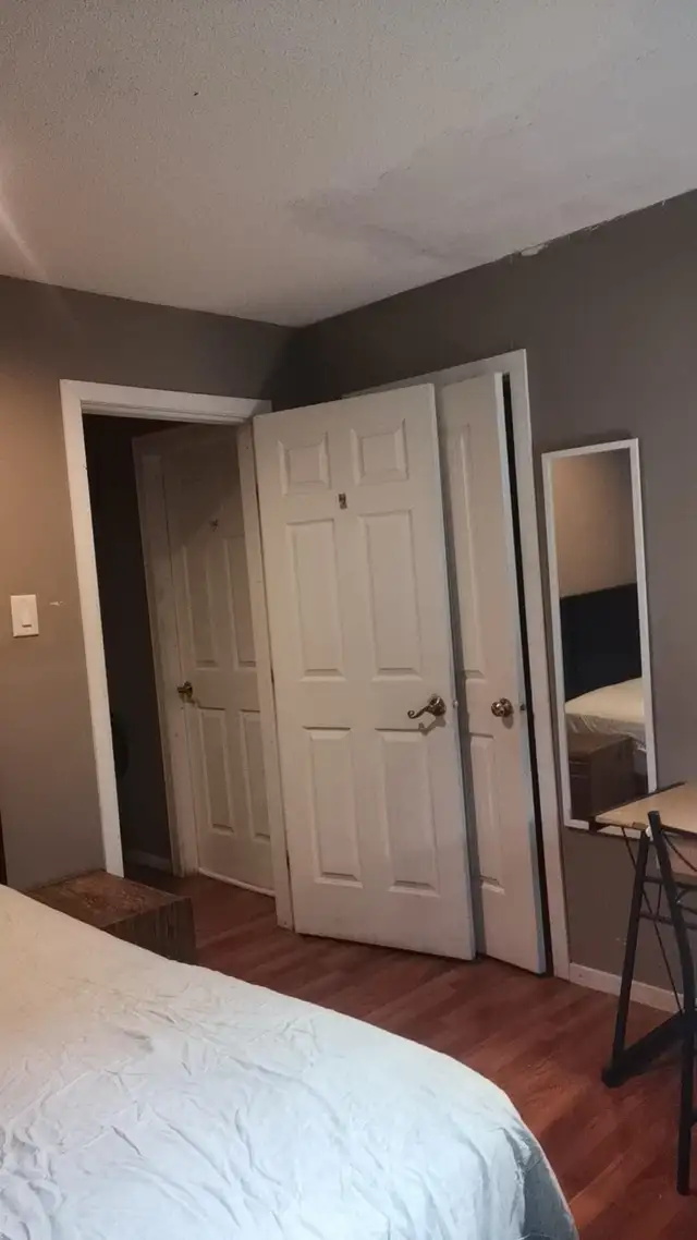 one of semi upstairs bedroom for rent-close to UR in Room Rentals & Roommates in Regina - Image 7