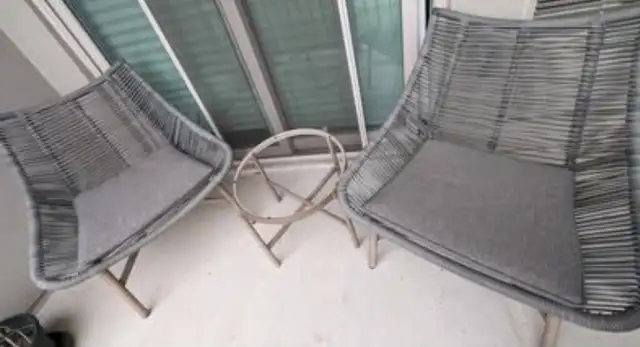 PATIO CHAIR & TABLE SET in Patio & Garden Furniture in Oakville / Halton Region - Image 5