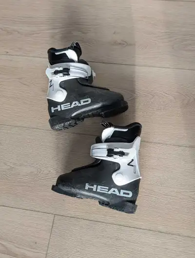 Selling a pair of kids ski boots in good condition. Size 170-185. Boots have been stored indoor and...