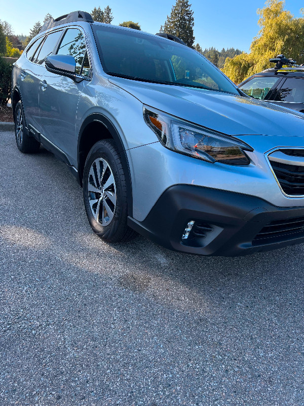 2020 Subaru Outback Touring 16 Km only, with Symmetrical 4WD in Cars & Trucks in Vancouver - Image 4