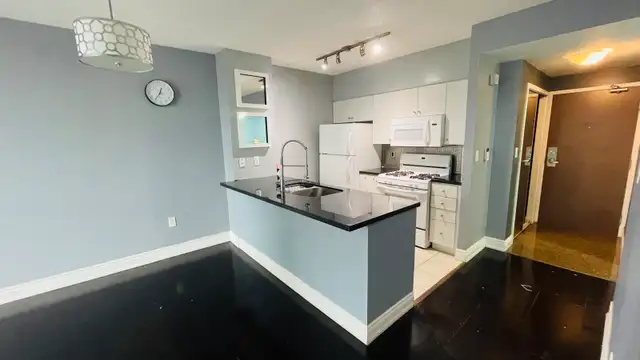 RENT ME - 1bdrm+DEN TORONTO NEAR ROGERS CENTRE63848999852547124