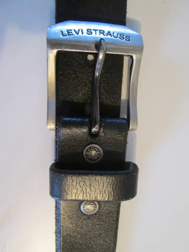 Levi's belt in Men's in North Bay - Image 3