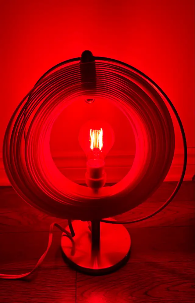 Space Age “Moon” Table Lamp 1970s in Indoor Lighting & Fans in City of Montréal - Image 7