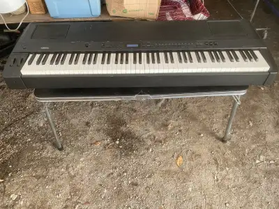 Yamaha piano/organ P-200, View more