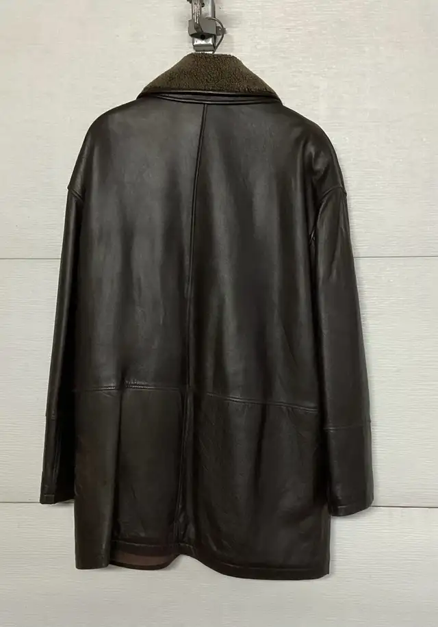 Manteau 100% cuir véritable .. in Men's in Victoriaville - Image 2