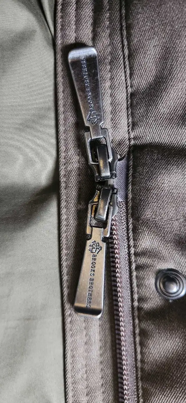Brooks Brothers Puffer Jacket in Men's in Mississauga / Peel Region - Image 8