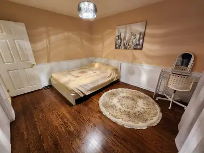 Private Luxury Master Bedroom Available near Humber C/York U