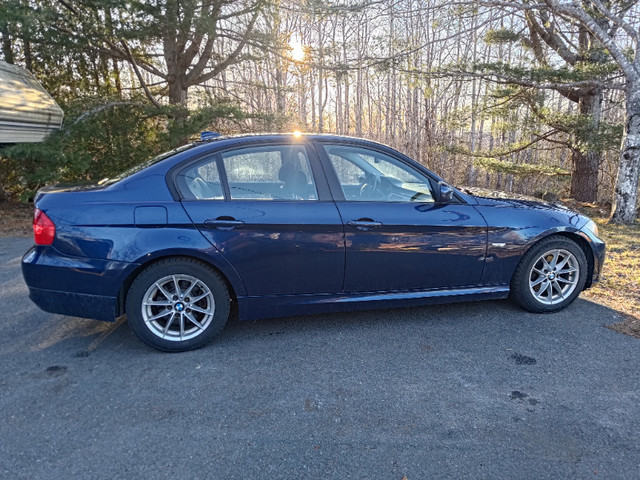 2011 BMW 3 Series 4dr Sdn 323i RWD in Cars & Trucks in Annapolis Valley - Image 4