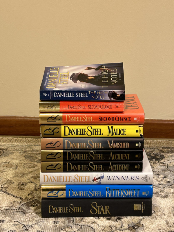 Danielle Steel book in Fiction in City of Toronto