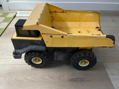 Vintage Tonka dump truck toy