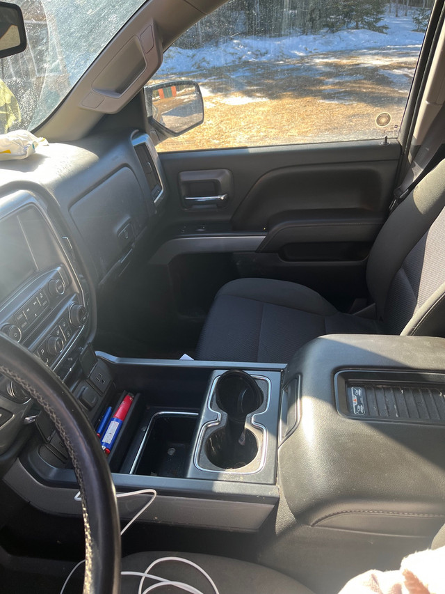 2017 Chevy Silverado 5.3 in Cars & Trucks in Thunder Bay - Image 4