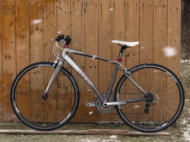Road bike Giant Dash In Excellent Shape in Road in St. Catharines - Image 4