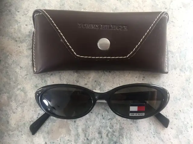 Tommy Hilfiger Women’s Sunglasses (Brand New) in Women's - Other in Oshawa / Durham Region - Image 4